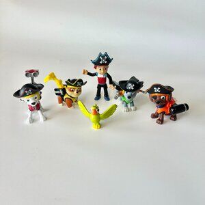 Paw patrol pirates figurine toy bundle - 4 pups, parrot, Ryder